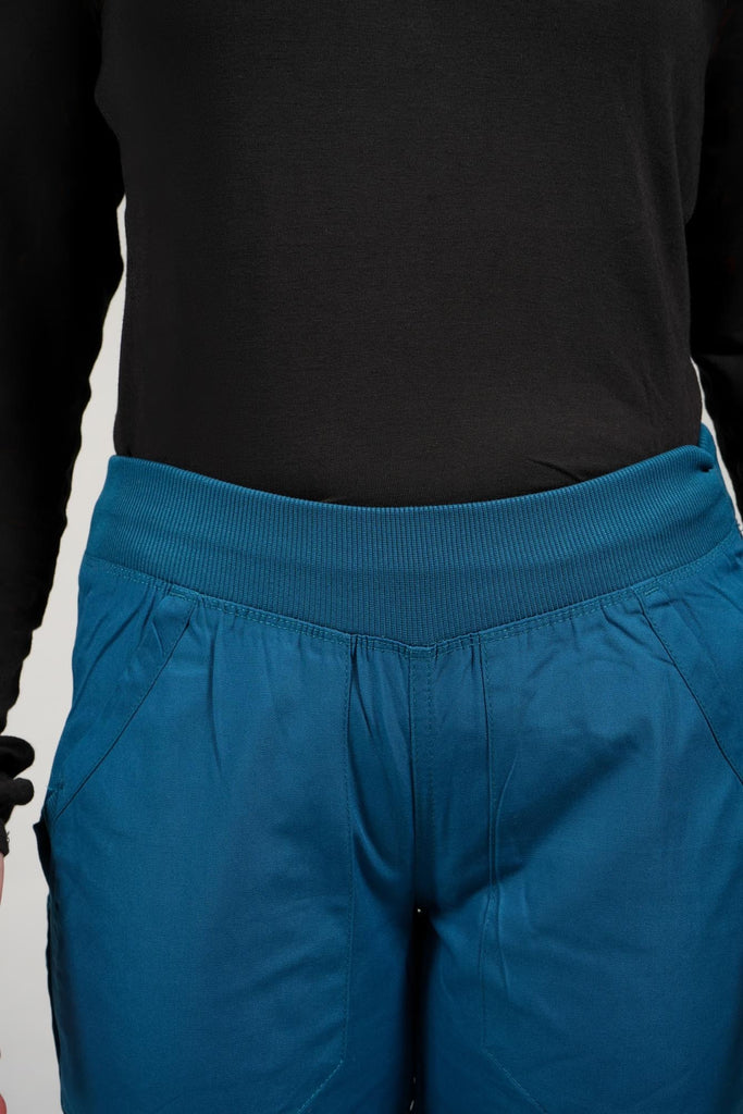 Women's 6-Pocket Elastic Scrub Pant in Caribbean closeup on waistband
