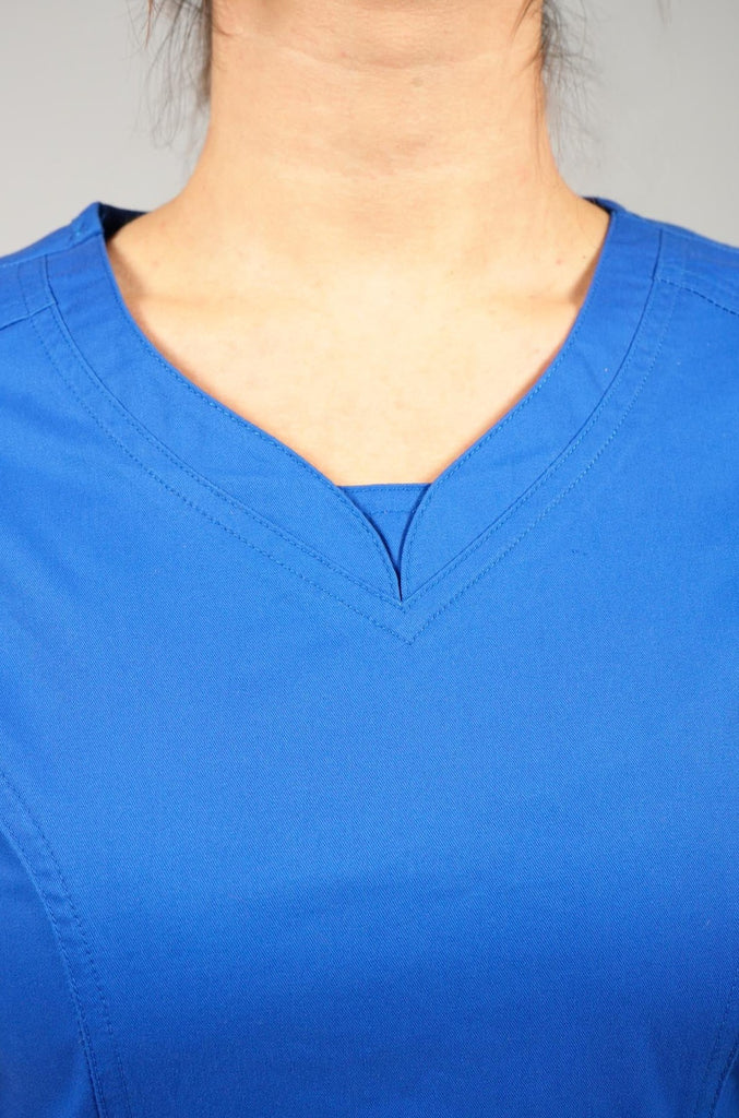 Women's 4-Pocket Curved V-Neck Scrub Top in Royal Blue closeup on neckline details