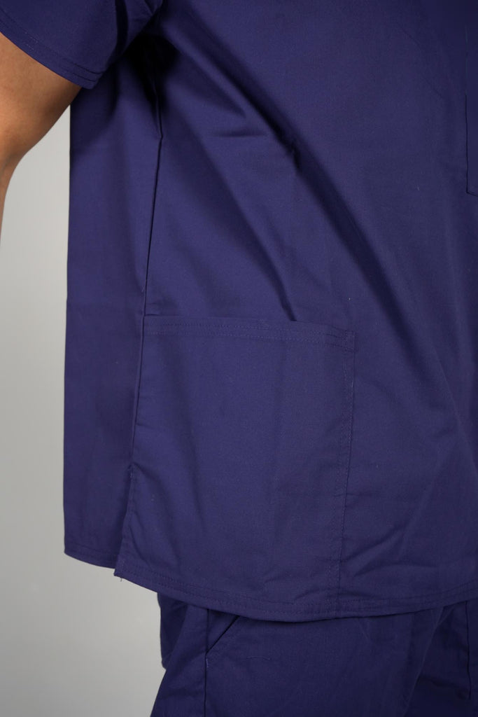 Men's 3-Pocket Scrub Top in Navy closeup on pocket
